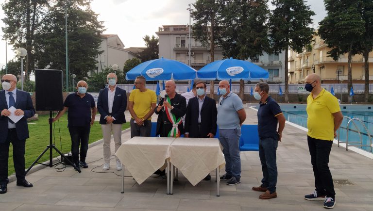 Frosinone – Inaugurata la piscina comunale di via Po, attesa da vent’anni