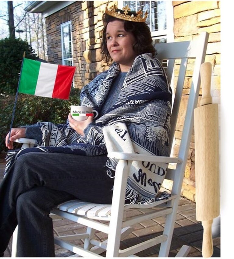 Mamme italiane invadenti - madre con bandierina