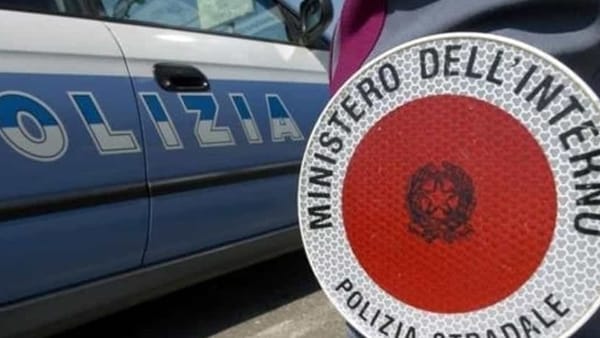 Beccati in autostrada con 29mila euro rubati: arrestati a Frosinone