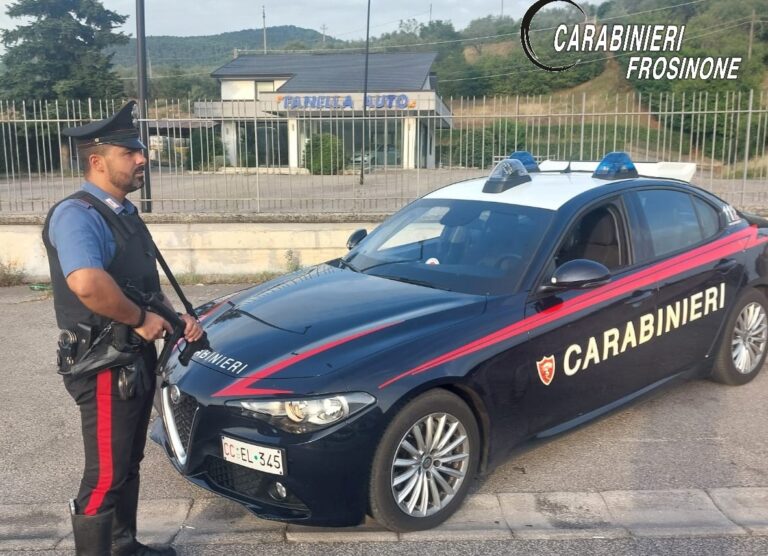 Auto si aggira con fare sospetto attorno a un’abitazione: segnalate due persone