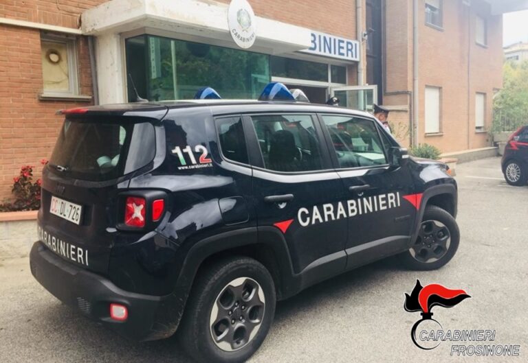 Anagni – Controlli dei carabinieri, beccato a vendere droga ad un minorenne: arrestato